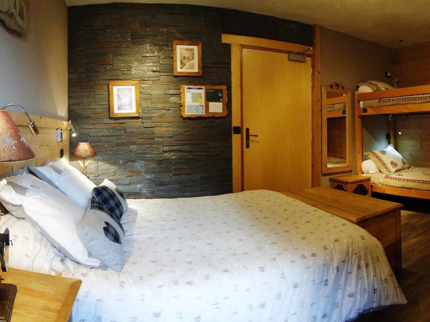 Hotel Logis Les Ancolies 3*